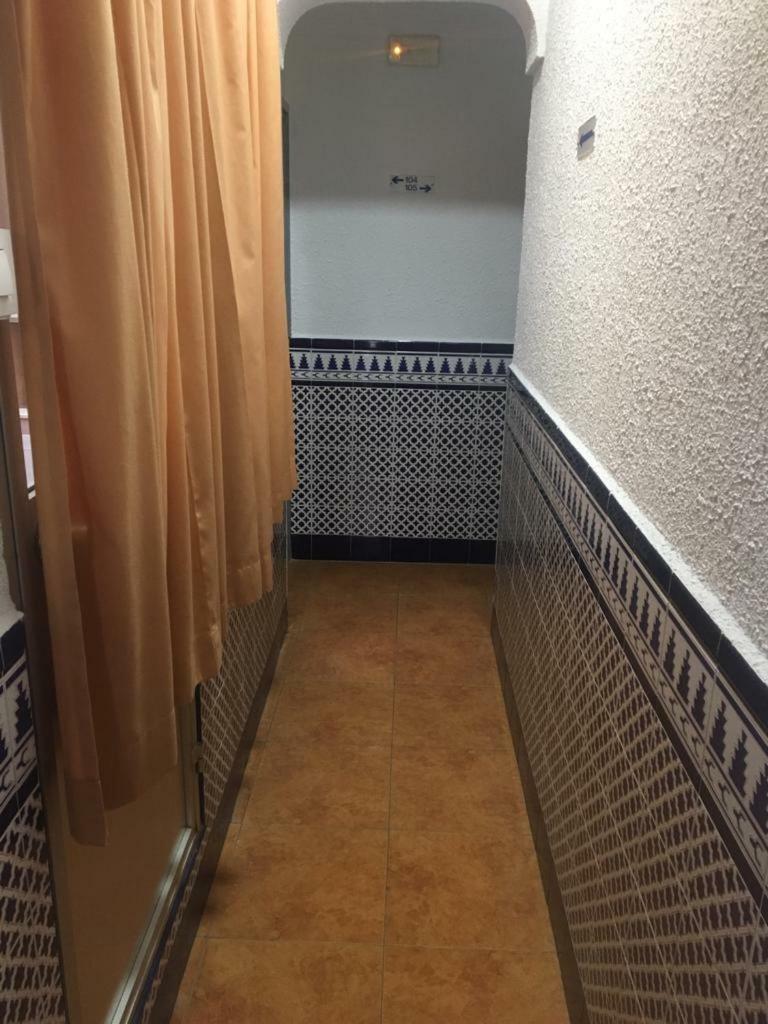 Hostal Alcobia Sevilla Exterior foto